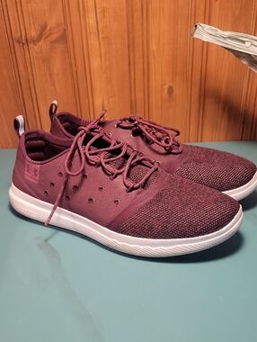 Under Armour Women’s Maroon Knit Training Shoes Size 11